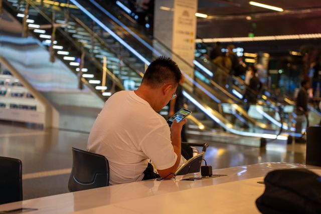 Kako prekratiti vreme tokom dugog čekanja na aerodromu?